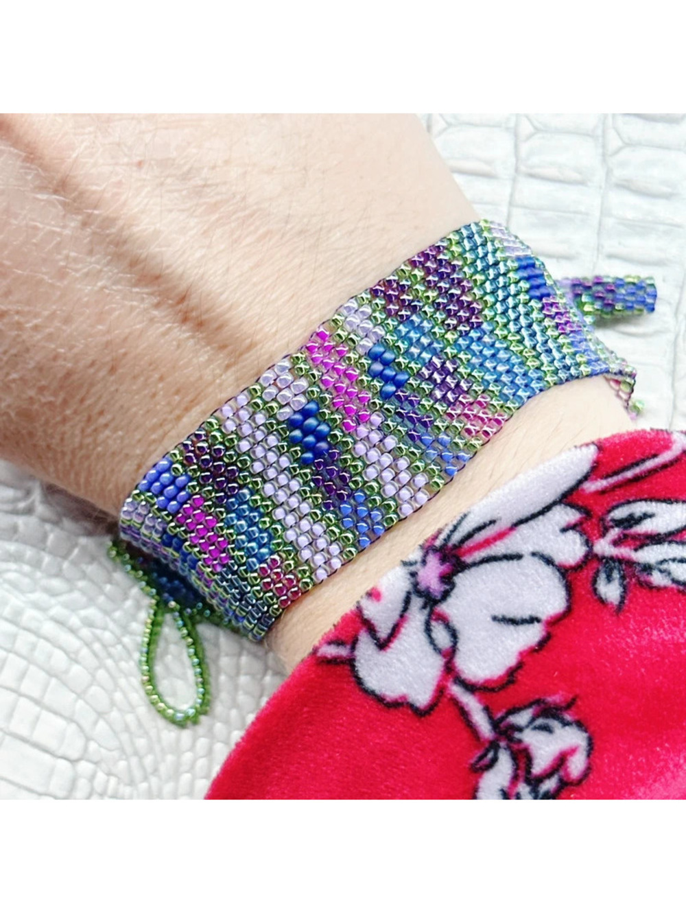 546mc. Purple Seed Bead Bracelets